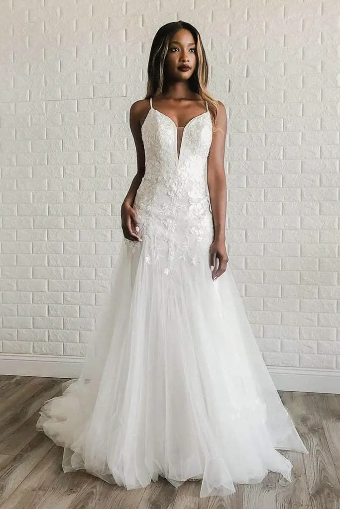 A-Line Tulle White Spaghetti Straps Wedding Dress with Appliques