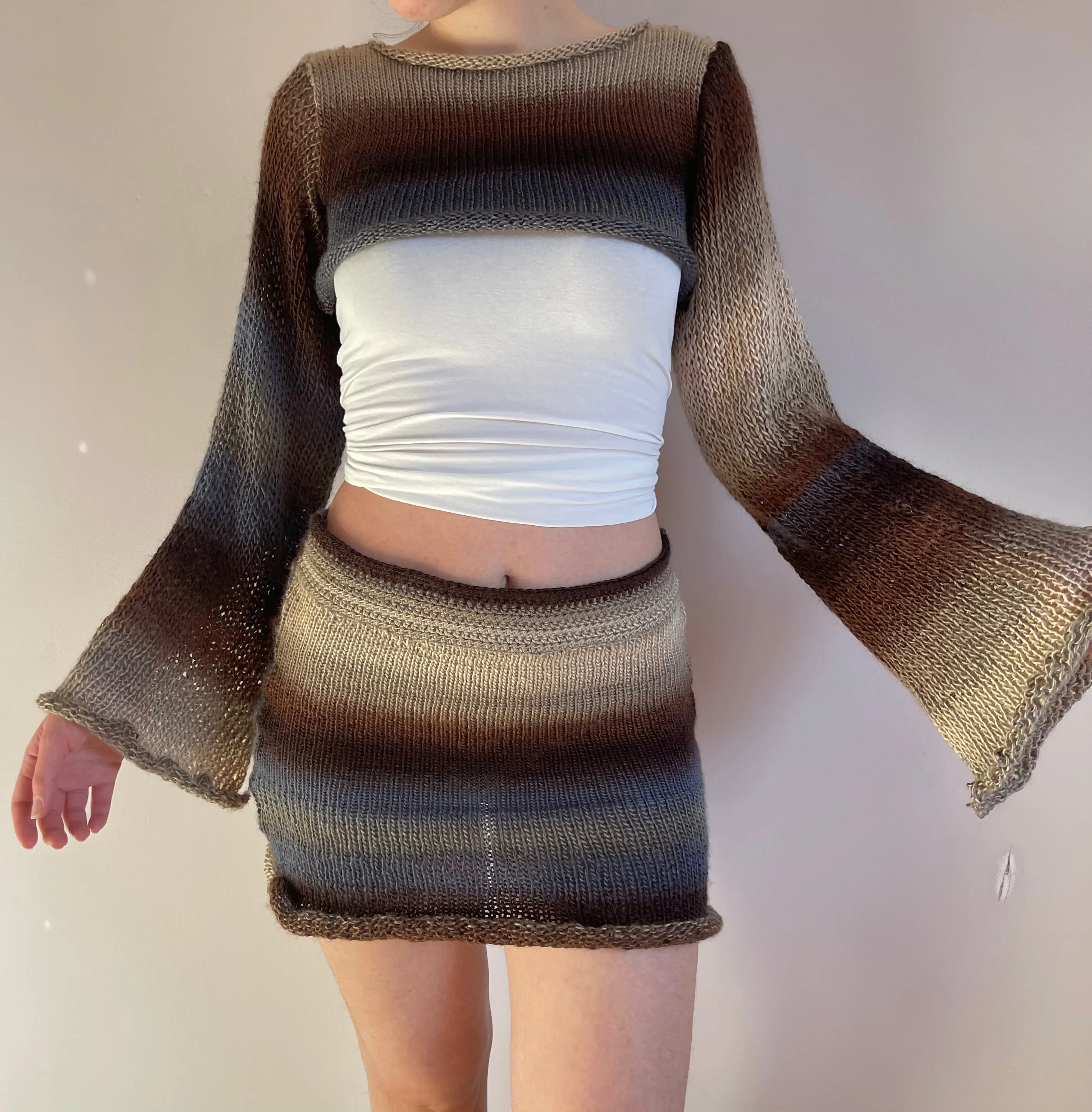 Handmade knitted ombré mini skirt - Seashell colourway