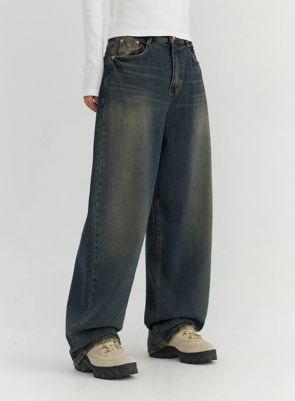 Washed Wide Leg Jeans CO306